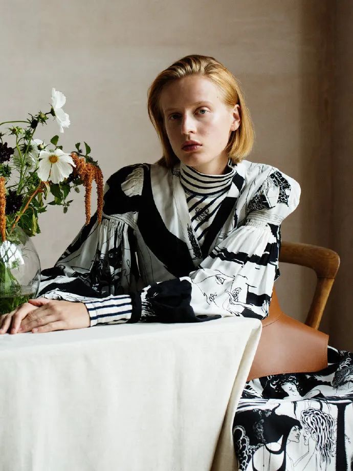 日常生活中的时尚博主,一个居家上班的博主