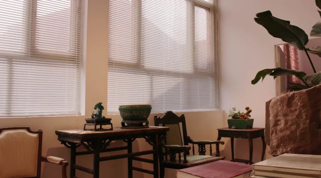 用超级平面的家具“雕塑”空间，这很国潮丨藏拍艺术生活