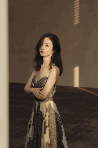 赵丽颖新剧被吐槽年纪大扮嫩,33岁赵丽颖依然少女感十足