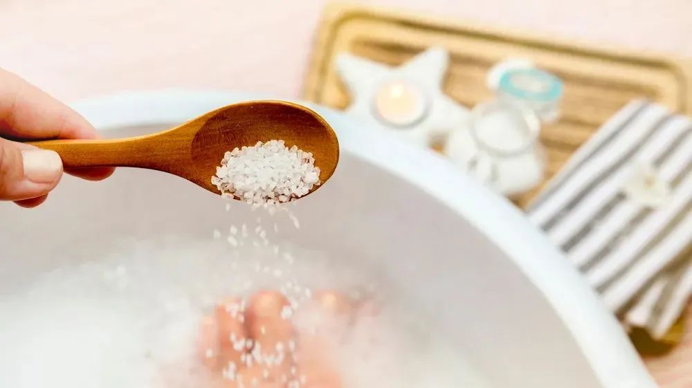 我的脚气好多年了怎样才能治好,怎么能把脚气彻底治疗好