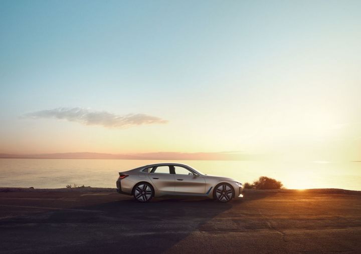 i4宝马好吗,宝马i4和特斯拉model3