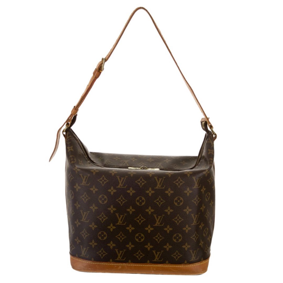 bella和kendall走秀,金泫雅显眼包