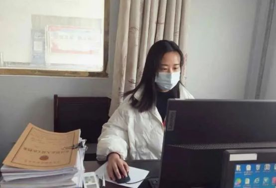 巾帼勇担当疫线绽芳华致敬女神,疫路芳华