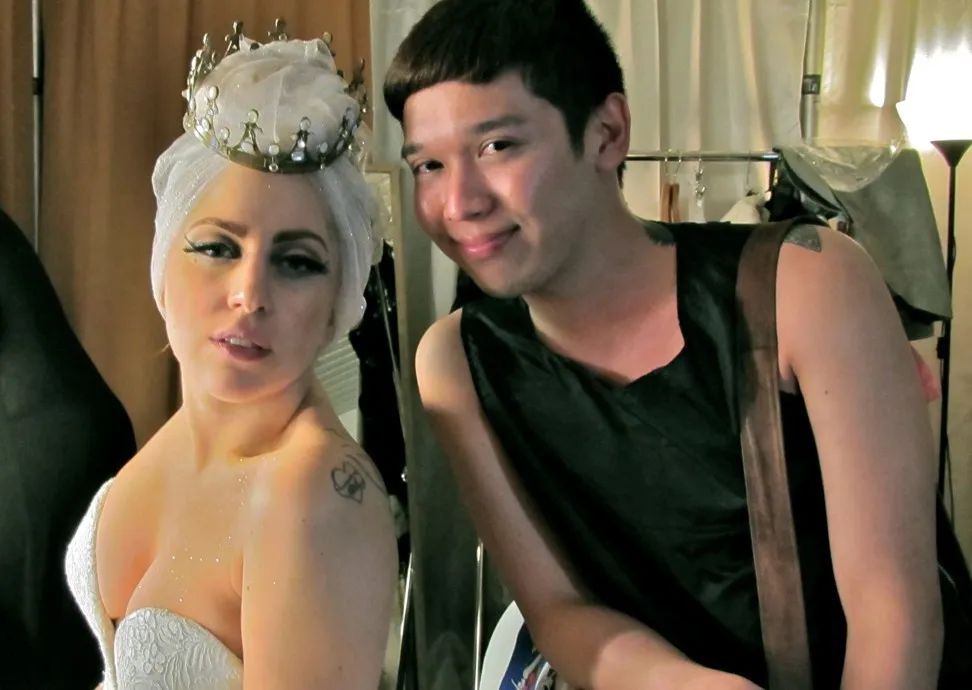 泡菲律宾火辣女孩、上身菲律宾牌子RHUDE是每一个潮人的幻想吧?