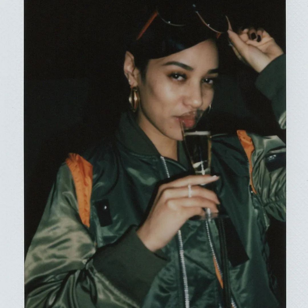 泡菲律宾火辣女孩、上身菲律宾牌子RHUDE是每一个潮人的幻想吧？