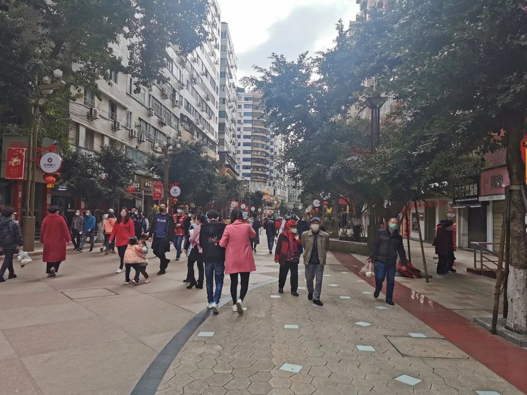 达城街头拍下的！这些画面从未如此激动人心