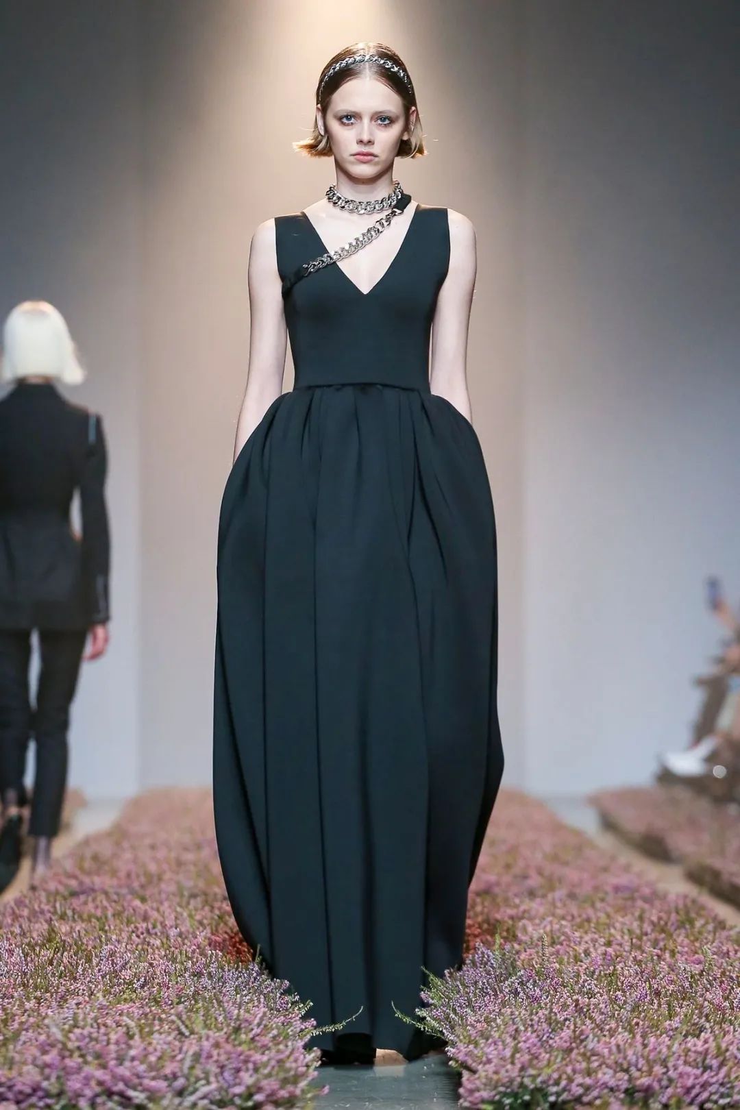 巴黎时装叫什么,什么是巴黎时装