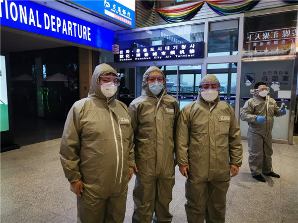 藏蓝身影肩扛责任,藏蓝青春所承担的责任