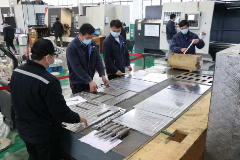 最新全自动口罩生产设备价格,口罩生产机器视频大全