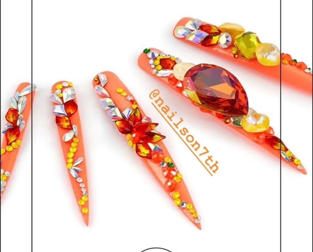 cardib亚裔美甲师,cardib的美甲师