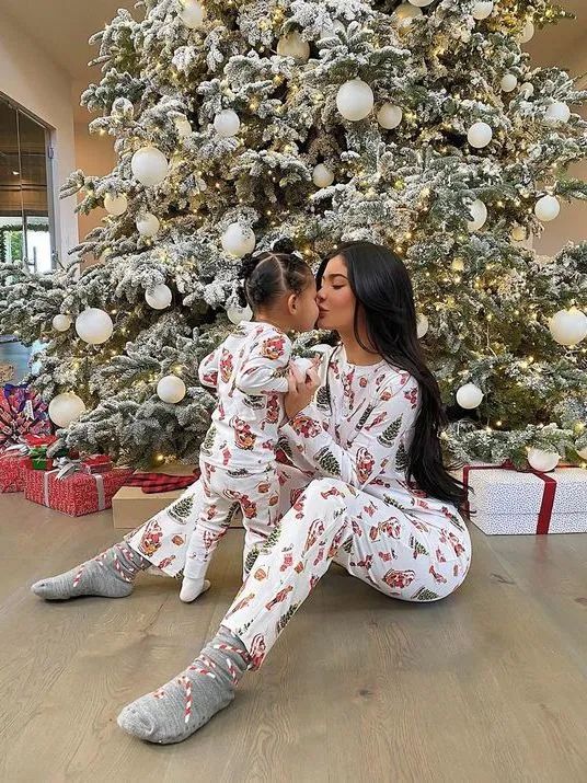 2岁穿高定、LV定制小零食...跟她比李湘王菲的闺女也只是平民…