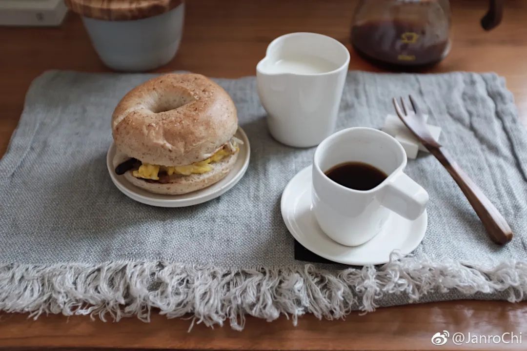 10元能买一杯奶茶,10块钱够买一杯奶茶吗