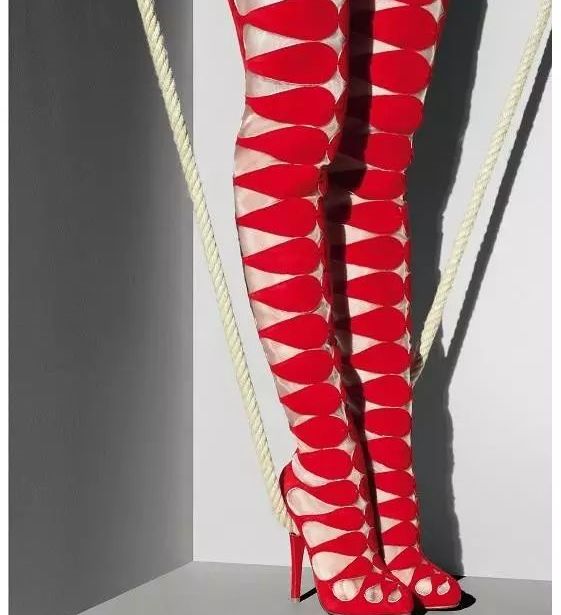 “如果没有一双CL红底鞋,就不要说自己时髦”