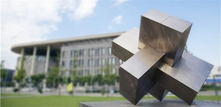 建筑学和土木工程哪个专业好,挑大学选什么专业好