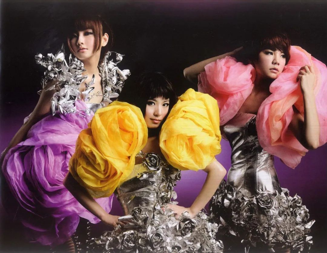 s.h.e十面埋伏,s.h.e拜年