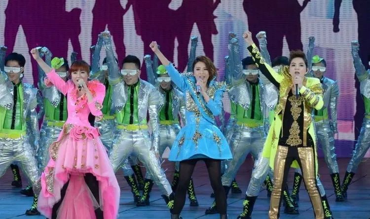 s.h.e十面埋伏,s.h.e拜年