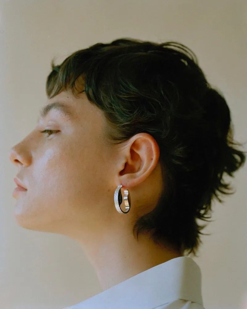 今年一定要给自己买一对红色耳环,耳环买什么材质的好