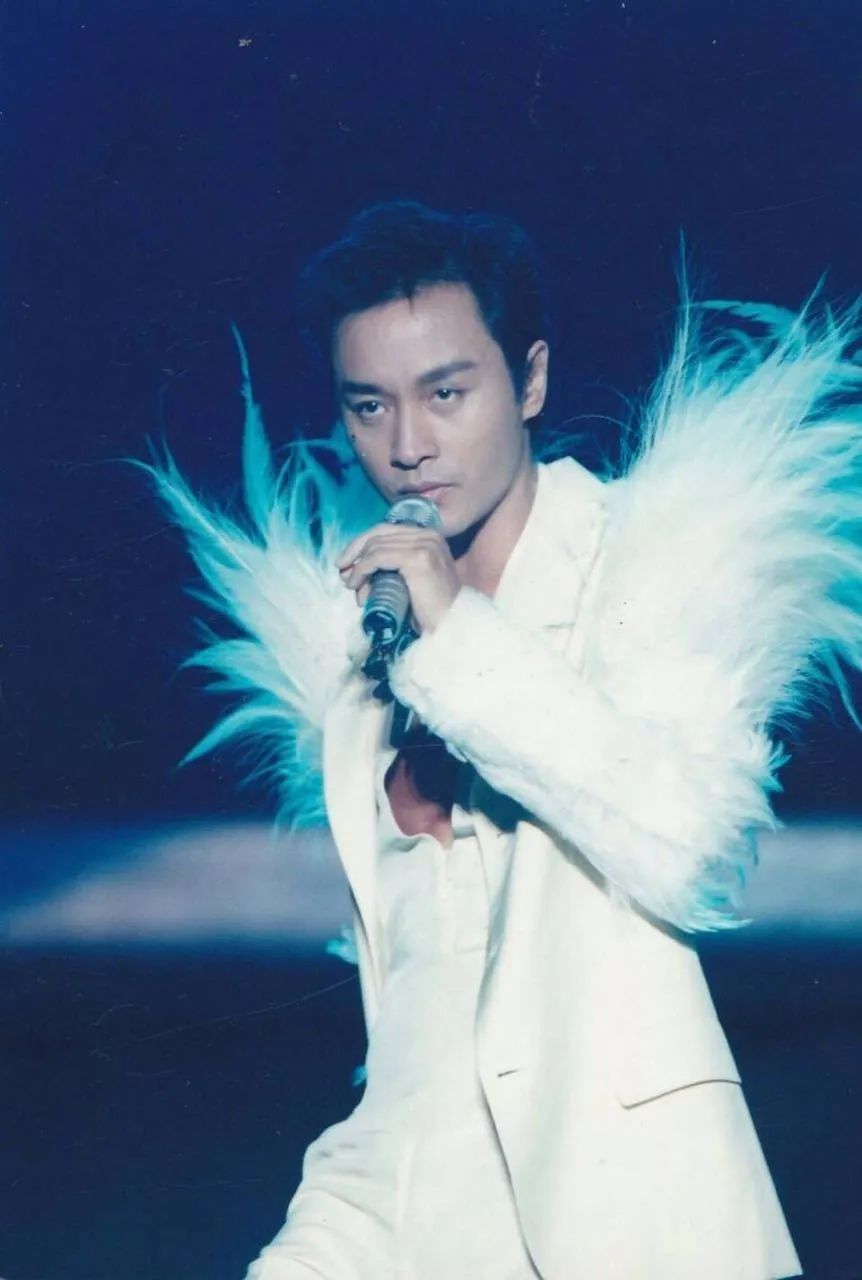 绝代风华的“哥哥”，他的衣品更应被记住