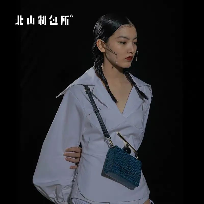 比较实惠的设计师品牌包包,设计师品牌的包包推荐