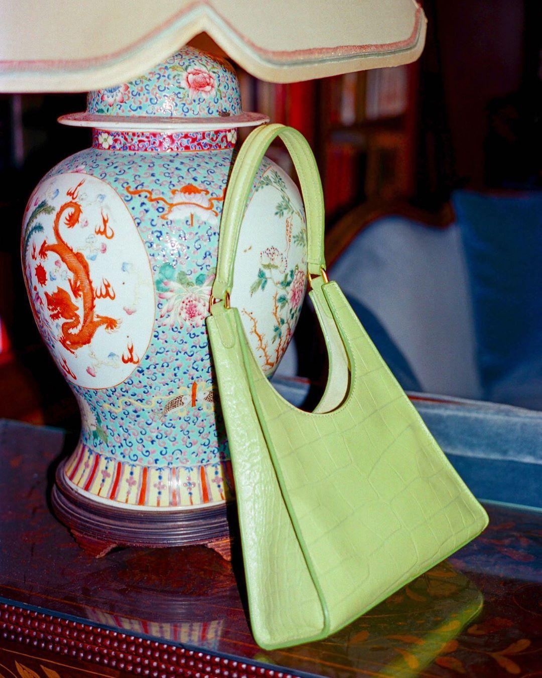 一年四季都可以背的包包性价比高,这9款包包每次背都被人说很好看