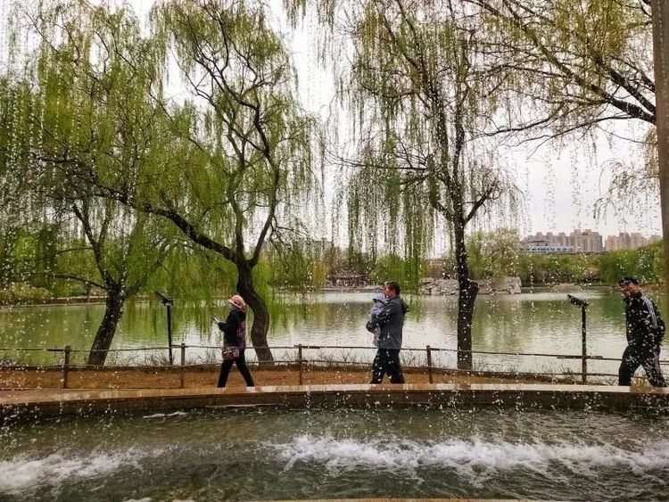 走出家门,走出家门尽情放飞自我