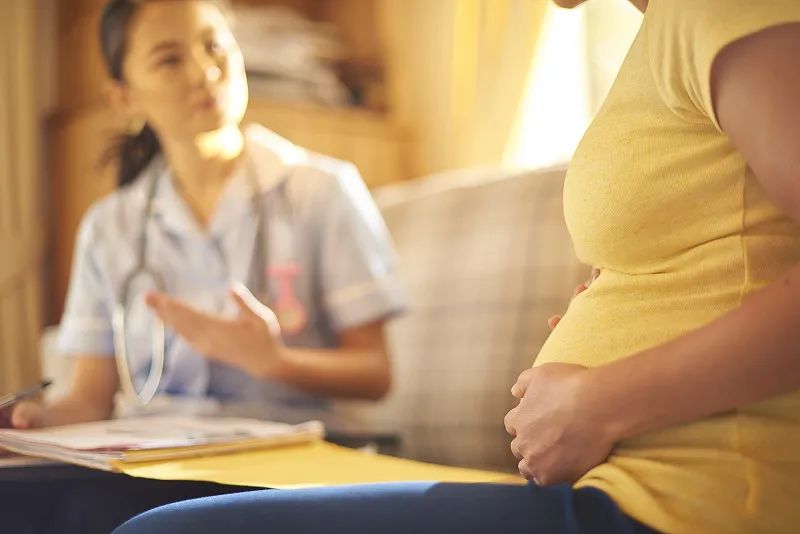 助产士新生命的诞生,助产士迎接新生儿图片