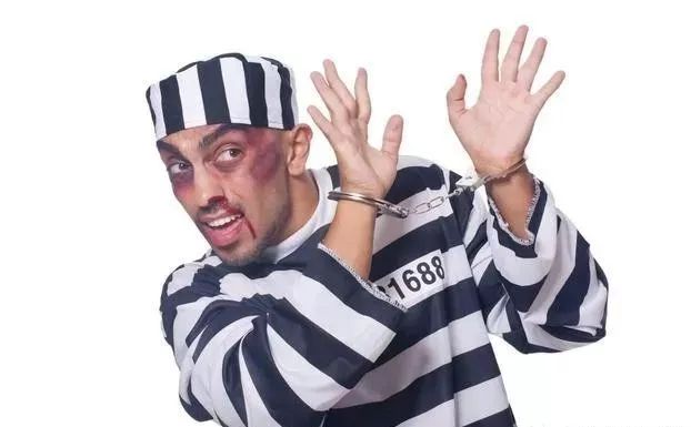 吸毒被抓罚款算吸毒史吗,吸毒被抓算坐牢么