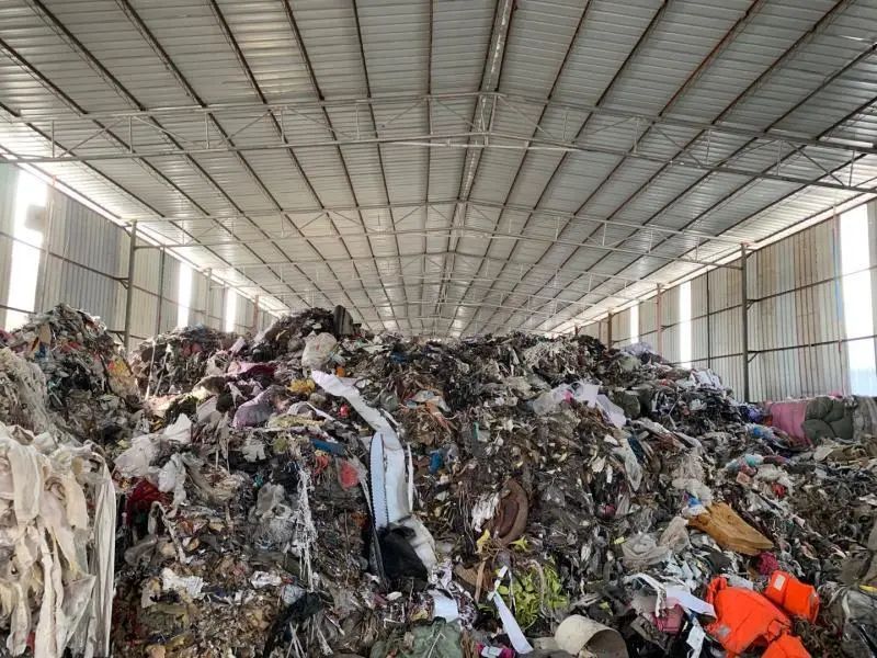 厂房被倾倒垃圾,厂房被2000吨垃圾霸占