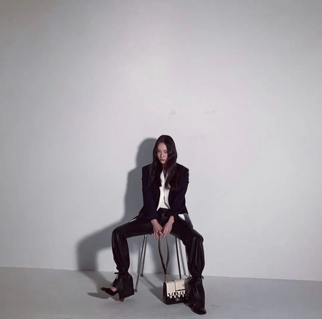 杨幂刘诗诗她们帅起来基本上没男人什么事了