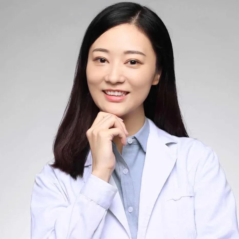 额头上因为什么原因会反复起闭口,额头反复长闭口可以挤吗