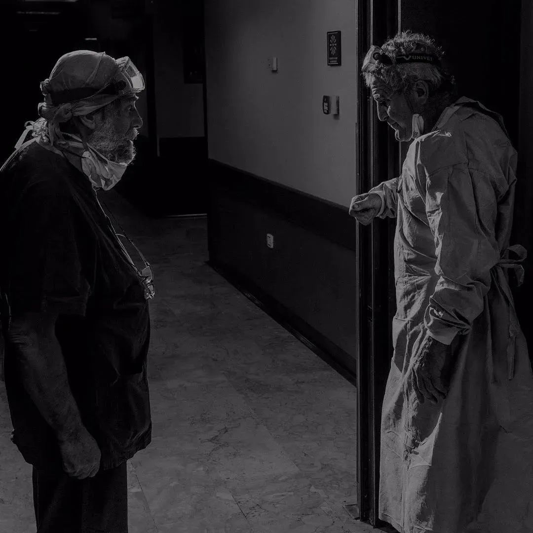 疫情画册排版设计图片,疫情书籍封面设计怎么做