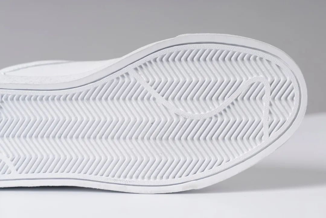 什么牌子小白鞋比较耐穿不累脚呢,小白鞋哪个款好穿舒服耐穿