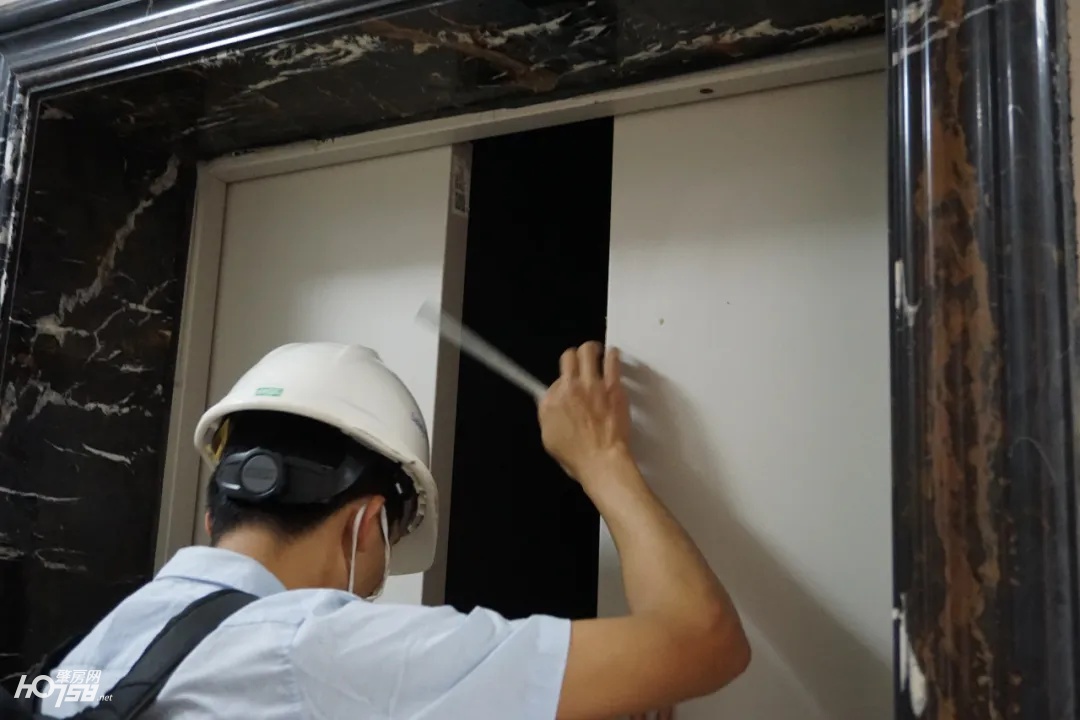 绿茵九龙湾清洁工日常工作篇,绿茵九龙湾项目