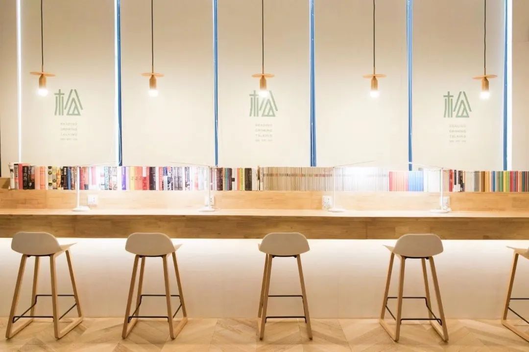 【双语】Shh,thebookcouponsarecoming遍布郑州的书“券”气