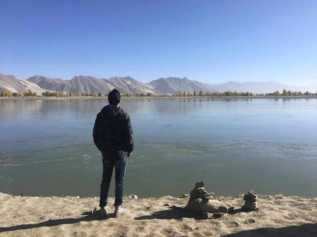 从日喀则出发珠穆朗玛峰旅游,日喀则能看到珠穆朗玛峰吗