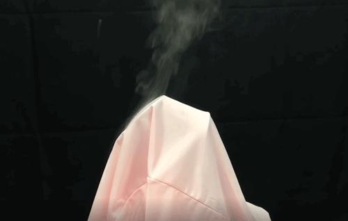 怎么正确涂防晒霜不会假白,涂了防晒霜被晒红