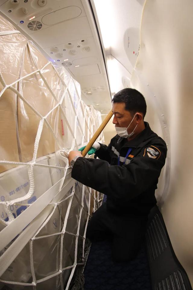 山航：青岛-日本大阪“客改货”航班顺利首飞