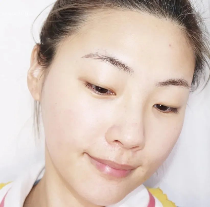 拒绝油腻毛孔粗大,水光肌粉底韩国女星