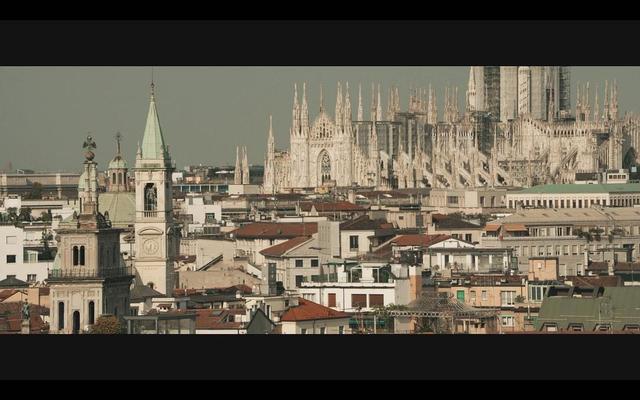 无法穿越疫情的奢侈品代购:从月入几十万到卖水果、玉米