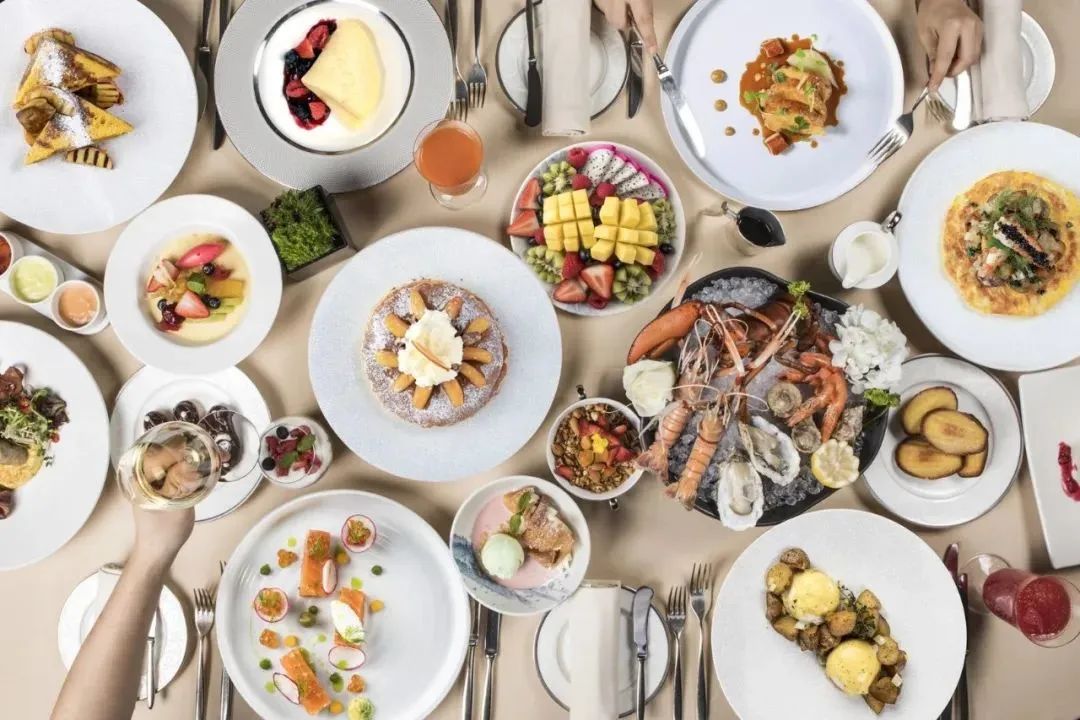 不热不堵人不多,城中开房度假难道不够爽吗?丨寻味