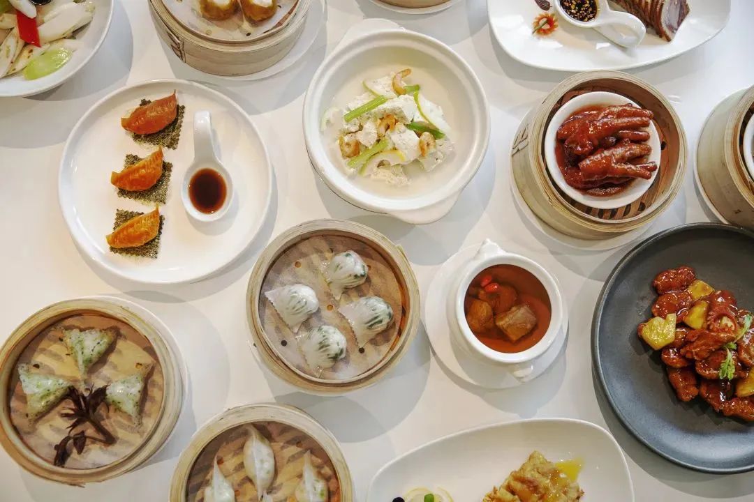 不热不堵人不多,城中开房度假难道不够爽吗?丨寻味