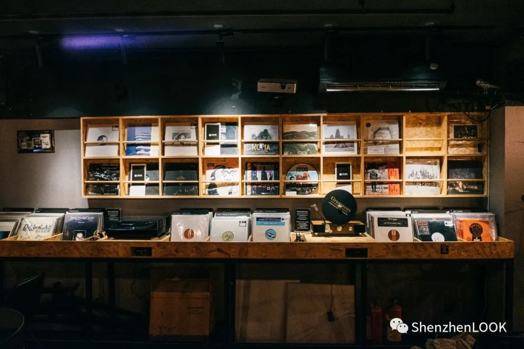 LOOK|深圳「黑胶店」,4家复古唱片行