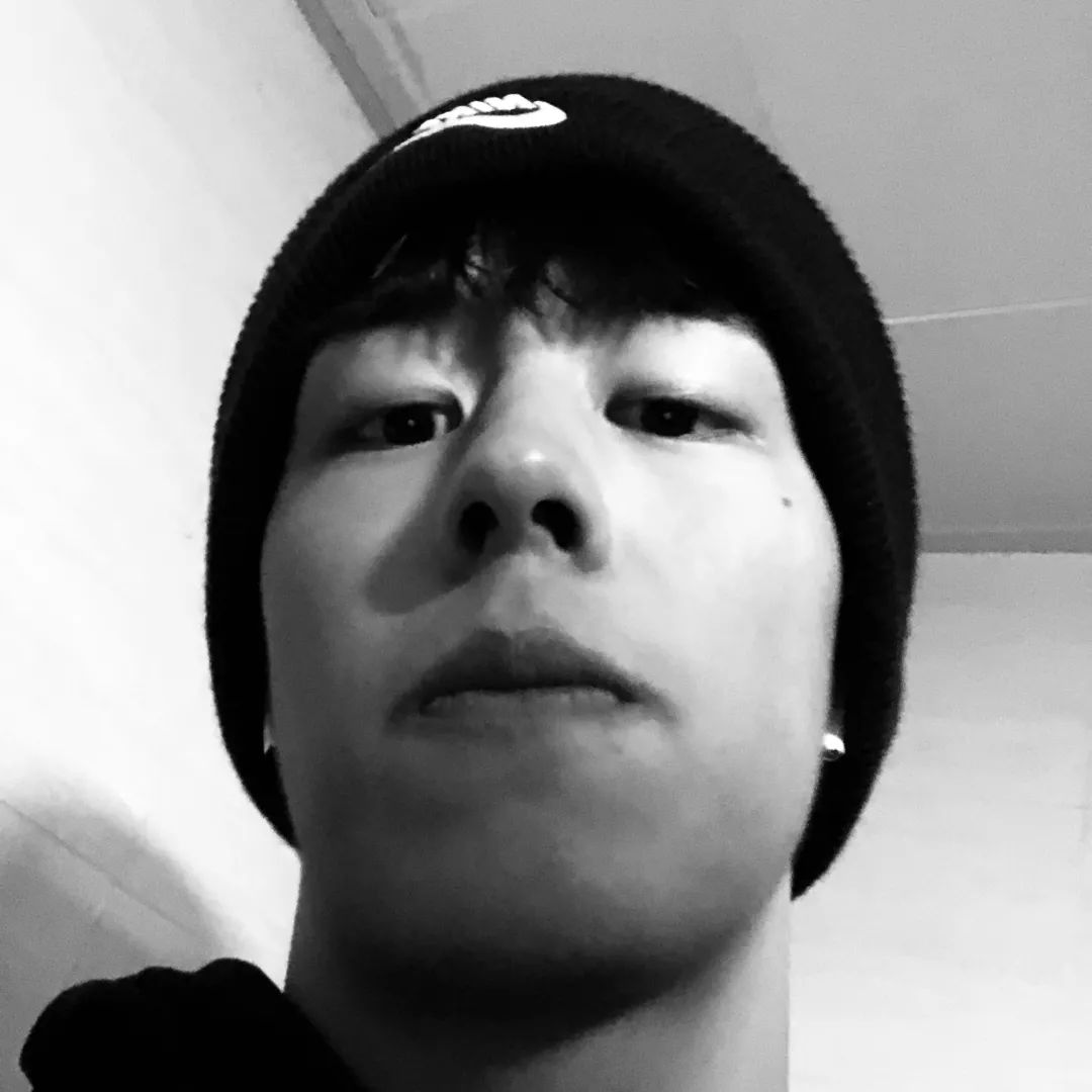 尼龙校草｜你的夏日运动场，就差这位复旦排球队帅哥朱启航了