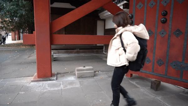 哆啦a梦在口袋里掏出玩具,哆啦a梦在口袋里掏出核弹