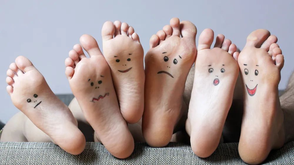 脱皮泛红敏感,脱皮泛红瘙痒怎么办