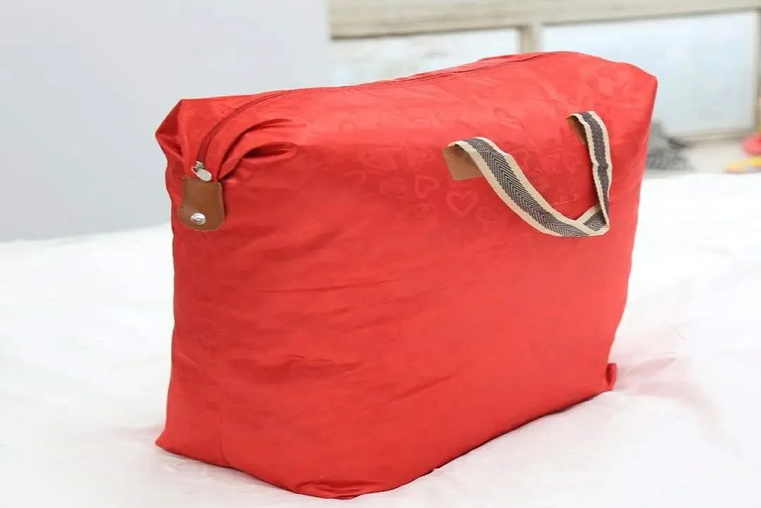 央视曝光蚕丝被长期盖,桑蚕丝真丝被曝光