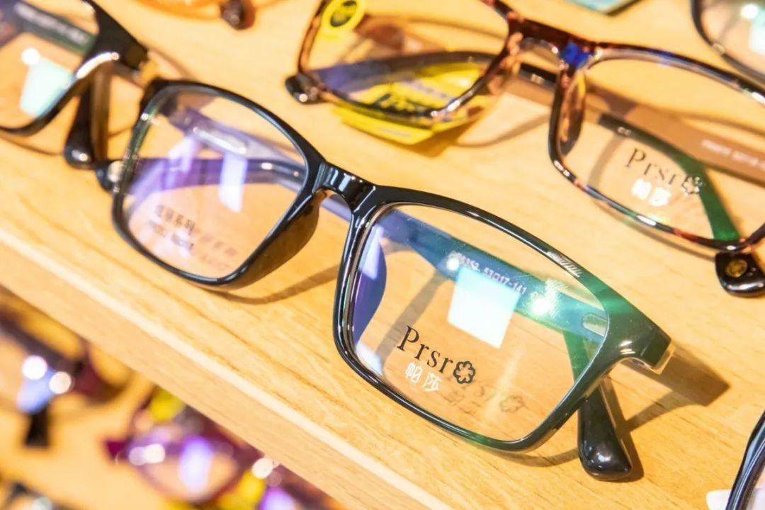 蔡司依视路镜片五折送镜框,蔡司依视路3.6折多少钱