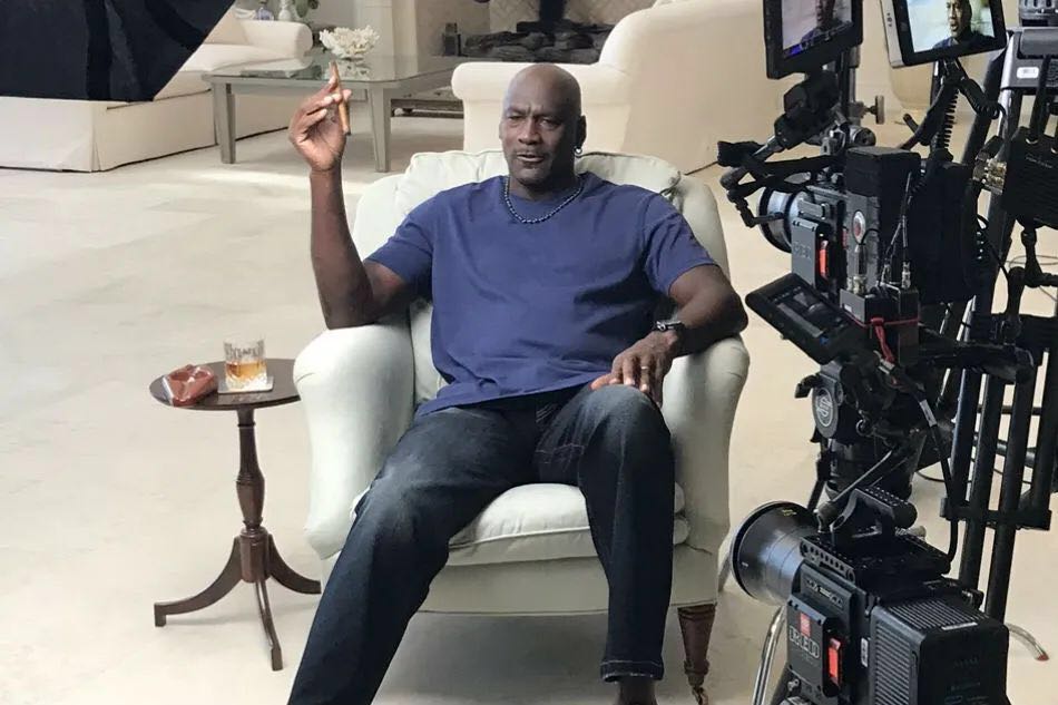 aj1爆闪满钻,aj1销量排行