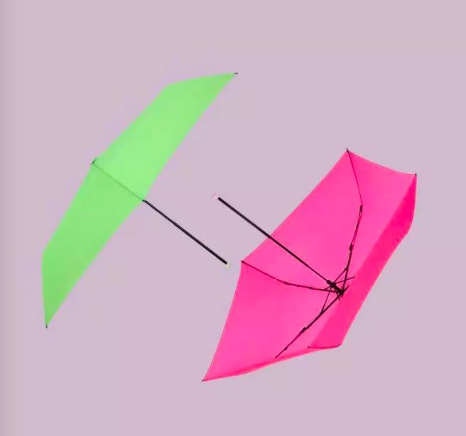 绍兴外贸企业库存2万多把“羽毛伞”,重量比两只口红还轻,在日本卖得很火,今起以三折的价格试水国内市场