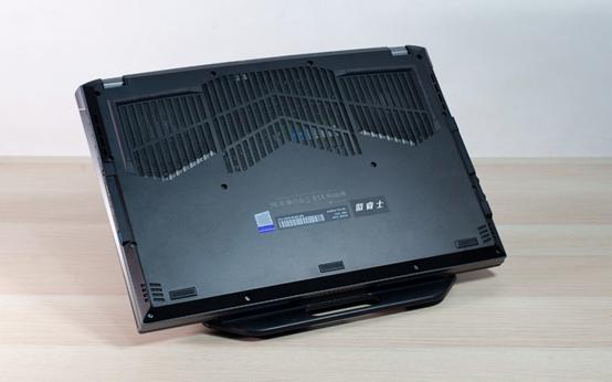 技嘉17.3寸aorus17g缺点,技嘉aorus17g-xc笔记本怎么样